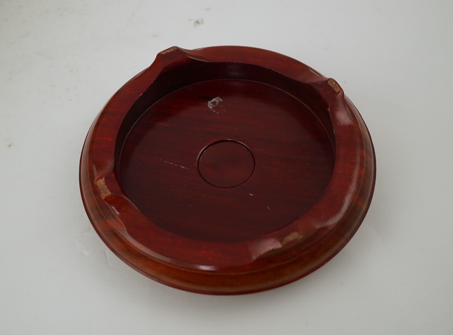 A Chinese enamelled porcelain ‘Li Tieguai’ brushpot, bitong, Republic period